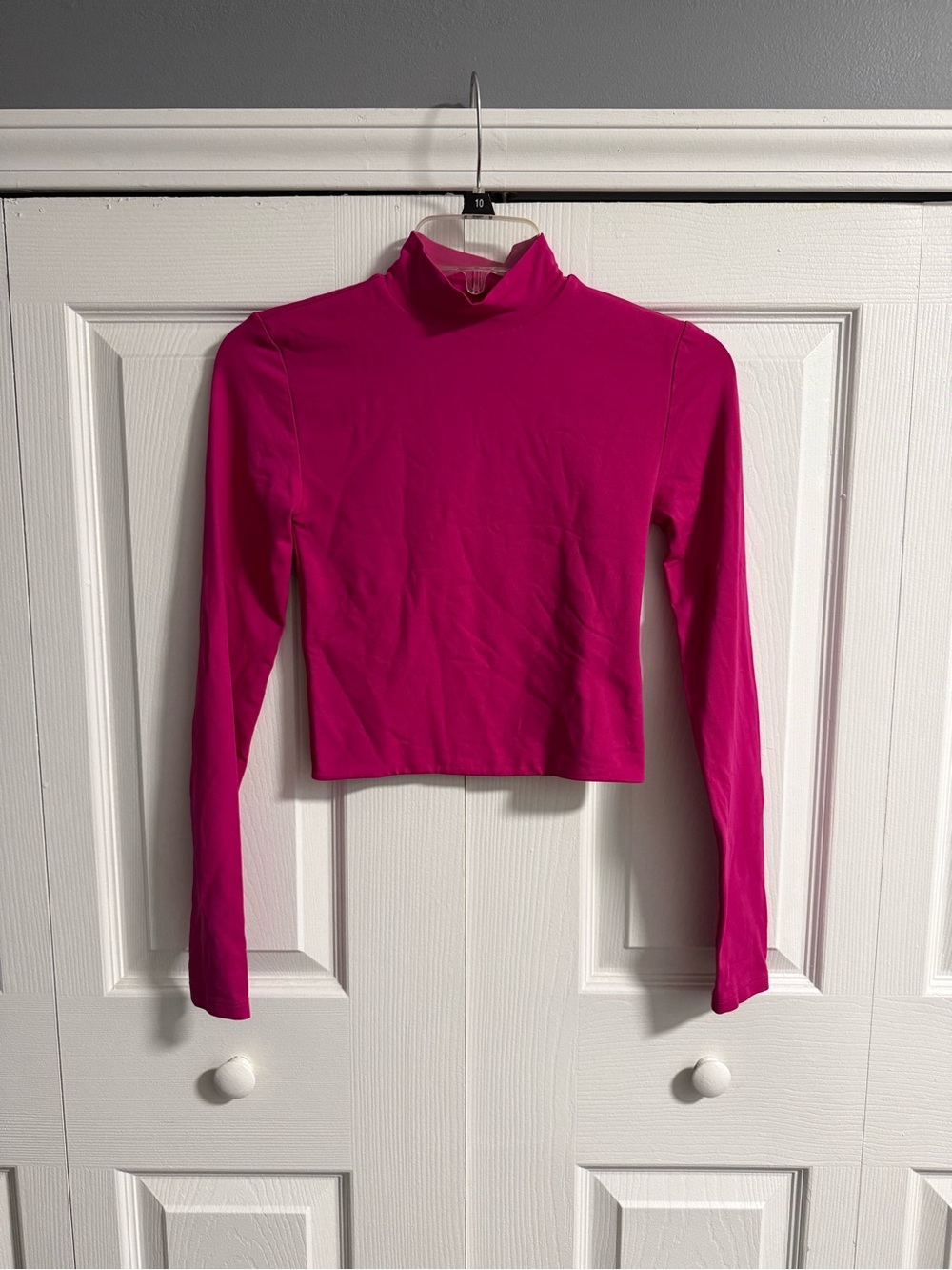 Babaton Women’s Hot Pink Long-Sleeve Crop Turtleneck Top Size XS